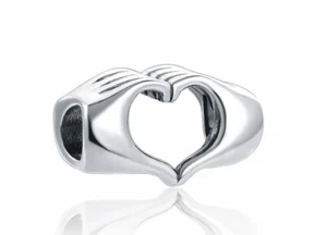 💖 Charm Herz Anhänger Liebe Hände formen ein Herz Silber für Pandora Armband 💖 - Bild 1 von 2