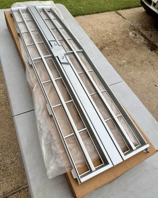 NOS GM 1985-87 Chevy Square Body Truck Blazer Suburban Grille Assembly 15554910 - Image 1 of 4