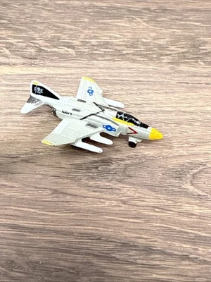 De colección Micro Máquinas Gris Marina Jet Avión Militar Avión Calavera Galoob 1987 Foto 1 de 4
