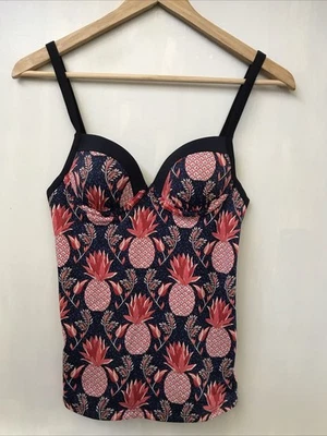 Camiseta Tankini Boden S0057 Azul Marino y Rojo Estampado Piña Milos Talla Copa Talla 32A Foto 1 de 4