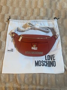 ❤️ BNWT Red Love Moschino Bag Crossbody/Sling Bag - Perfect for Travel ❤️ - Picture 1 of 19