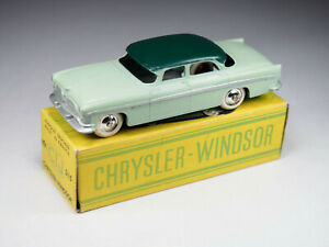 CIJ - 3/15 - Chrysler Windsor - Vert clair et vert foncé - En boite