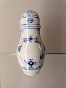 Royal Copenhagen Musselmalet acanalado raro esparcidor de azúcar #2126 excelente - Imagen 1 de 8