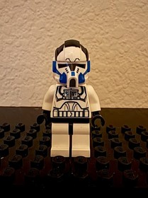 LEGO Star Wars Clone Pilot 501st Legion Minifigure - 75004 Z95 Headhunter sw0439