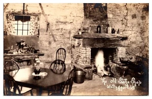 Postal RPPC Old Stone Shop Interior, Wallingford, VT - Imagen 1 de 2