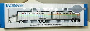 Southern Pacific RR White Truck Cab & 2 Piggyback Trailers Bachmann 42231 HO