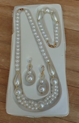 Modeschmuck Set, Perlenkette, Armband, Ohrhänger, Kunstperlen, Neu - Bild 1 von 2