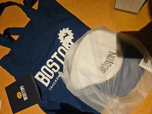 Tracksmith Hare 2025 Boston Marathon Top it Off Cap + Tote - Picture 1 of 3