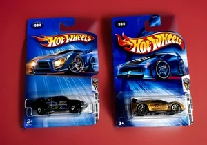 Hot Wheels Race Cars 2004 1st Edition 36 Lotus & 84 Off Track Lot Of 2 - Picture 1 of 12