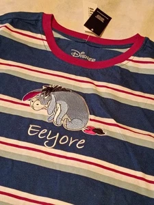 Camiseta Disney Our Universe Eeyore Rayas Mediana NUEVA - Imagen 1 de 7