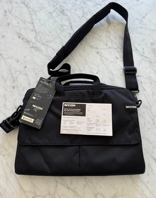 Incase MacBook Pro Carrying Case Laptop Bag  Mac 12”- 13” / Air 13” - Image 1 of 4