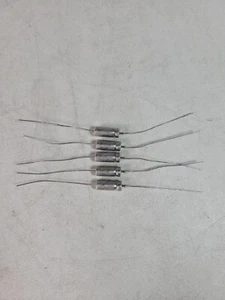 (5 NEW NOS) 560uF 10V  M39006/25-0108  Mil Spec Wet Tantaum Axial Capacitor - Picture 1 of 3