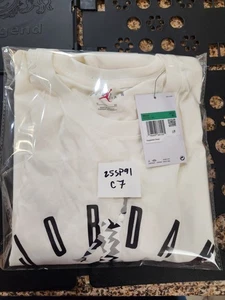 Nike Jordan Flight MVP Size XL Men's T-Shirt Jumpman Cream FB7365-010 New - Picture 1 of 6