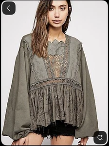 Blusa bohemia floral encaje crochet bordado gris Free People talla pequeña - Imagen 1 de 24