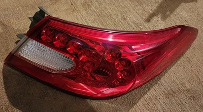 Luz trasera derecha LED 2011-2014 Nissan Fuga Y51 Infinity M37 M56 OEM STANLEY P8641 Foto 1 de 3