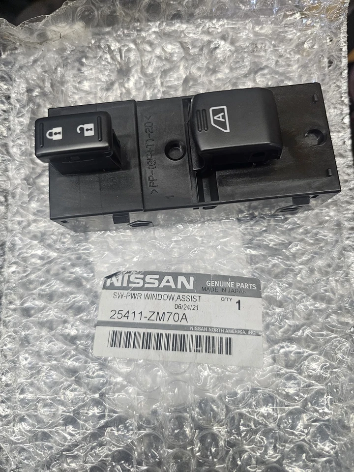 2004-2010 NISSAN QUEST RIGHT FRONT WINDOW SWITCH. 25411-ZM70A OEM. NEW - Image 1 of 1
