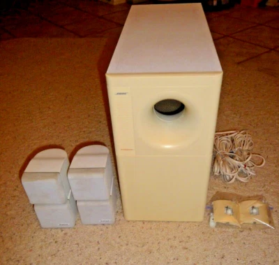 Sistema de altavoces Bose Acoustimass 5 Serie II (blanco) Foto 1 de 4