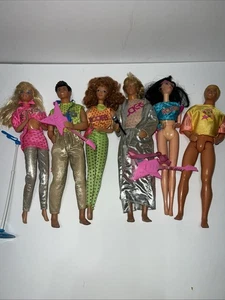 Barbie And The Rockers 80er Jahre großes Konvolut 6 Puppen & Zubehör 2 Gitarren - Bild 1 von 16