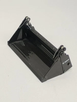 Bobcat 1:25 Scale 4 In 1 Combination Bucket Attachment For Skid-Steer Loaders - Image 1 of 4
