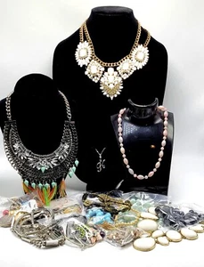 Jewelry Lot Craft Needs Repair Missing Pieces Statement Upcycle Over 2 Lb - Imagen 1 de 9