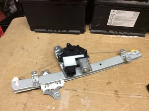 NISSAN JUKE F16 2024 FENSTERHEBER FAHRERSEITE VORNE 807506PA1B - Bild 1 von 3