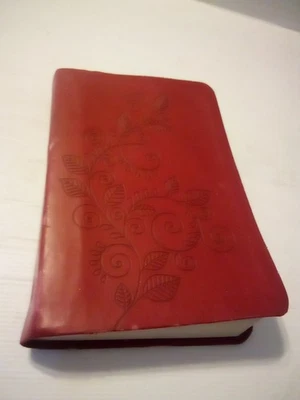 Holy Bible HCSB Holman Christian Standard Bible Leather Personal Size Red — 第 1/4 张图片