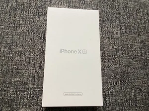 iPhone XR genuine box only, with charging cable and SIM tool - Zdjęcie 1 z 3