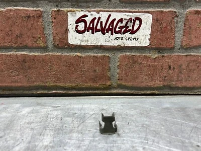 Clip inyector de combustible 91-99 Mitsubishi 3000GT Dodge Stealth $ Foto 1 de 4