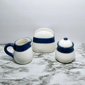 Blau & Weiß Blumenmuster Keramik Zuckerdose, Milchkännchen und Serviettenhalter - Bild 1 von 5