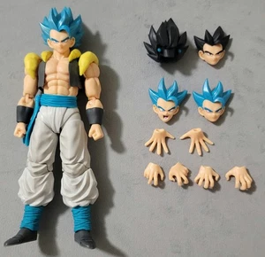 S.h Figuarts - Gogeta - 1/12 Figure - Picture 1 of 3