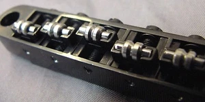 BLACK ROLLER TUNE O MATIC BRIDGE FOR GUITAR - Bild 1 von 4