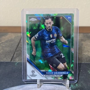 Hakan Calhanoglu 2021-22 Topps Chrome UEFA Green Refractor #127 Sapphire /75 - Picture 1 of 2