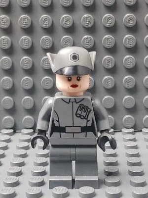 LEGO Star Wars First Order Officer (Female) Minifigure 75104 - Image 1 of 2