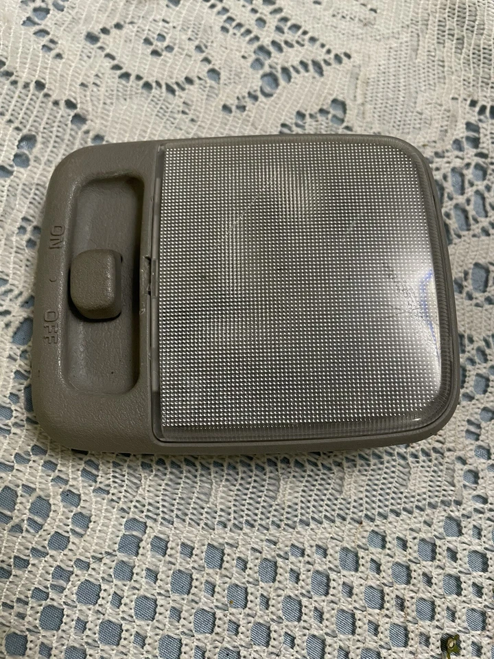 2000-2006 Nissan Sentra GXE Sport XE Interior Roof Dome Light Assembly Gray - Image 1 of 4