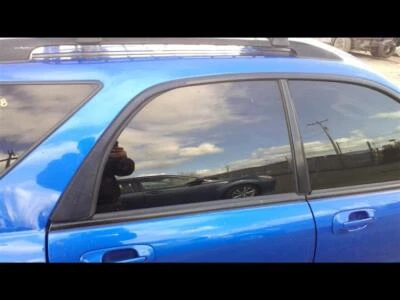 Puerta trasera derecha vidrio usado se adapta a: Subaru Impreza SW 2007 trasera derecha grado A Foto 1 de 4