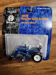 2001 ERTL New Holland 7840 Tractor with Loader - ERTL 3297 Die Cast Metal 1/64 - Picture 1 of 3