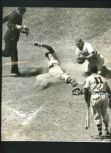 Clyde McCullough & Phil Masi 1947 Press Photo Braves Chicago Cubs - Picture 1 of 2