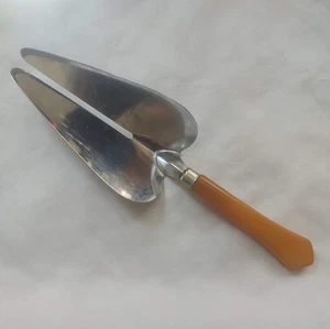 VINTAGE BUTTERSCOTCH BAKELITE SPLIT BLADE PIE SERVER - Picture 1 of 1
