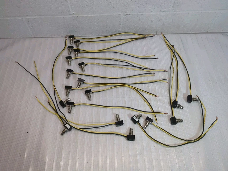 Eureka Push Type Hood Mount With Metal Cap Switch 13