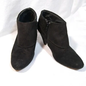 Womens size 6 Black Heels 2.5in Tall Fioni Shoes Faux Suede Zipper Booties - Picture 1 of 7