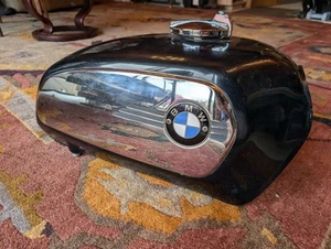 Buena tostadora cromada negra 1972 BMW R75/5 R60/5 R50/5 tapa redondeada tanque combustible - Imagen 1 de 20