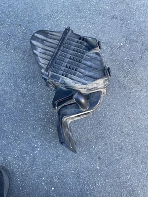 Dodge Avenger Chrysler Sebring 2010 filtro de aire caja de admisión fabricante de equipos originales Foto 1 de 4