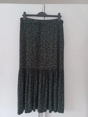 John Lewis Ladies Skirt Size 14 - Image 1 of 4