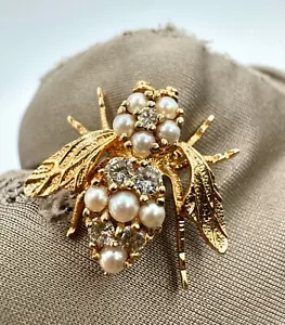 Vintage 1950s Solid 14K Yellow Gold Bee Brooch Pin Set With Diamonds and Pearls - Picture 1 of 6