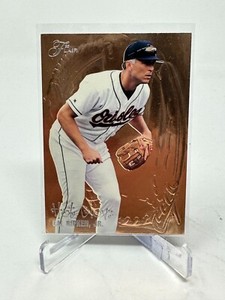 1995 Fleer Flair Cal Ripken Jr. Hot Glove Card #9