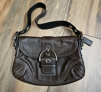 Bolso de hombro Coach F10188 vintage pequeño de cuero marrón Soho con costuras en contraste Foto 1 de 4