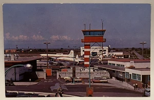 Torre de Control del Aeropuerto Internacional de Vancouver, postal vintage de Canadá - Imagen 1 de 2