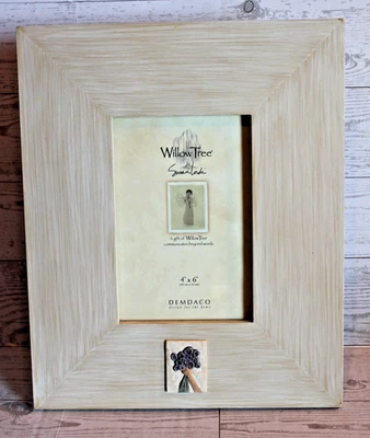 Marco de fotos de árbol de sauce Demdaco 4x6" madera pintada con flores talladas Foto 1 de 4