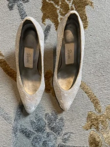 Décolleté Off-white tutte con perline in paillettes taglia 6 1/2 - Foto 1 di 9
