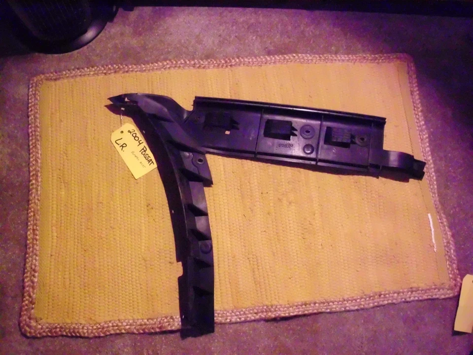 Soporte de montaje de parachoques trasero izquierdo Volkswagen Passat 2001 2002 2003 2004 2005 B23 Foto 1 de 1